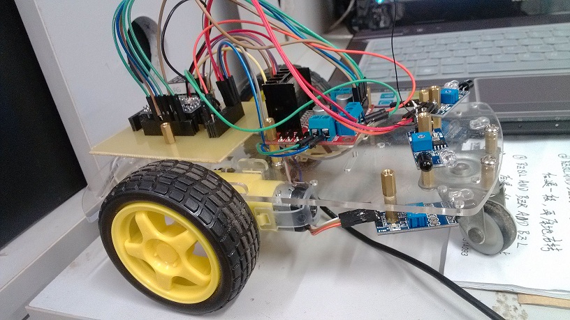 四路红外避障小车[多图][有程序]